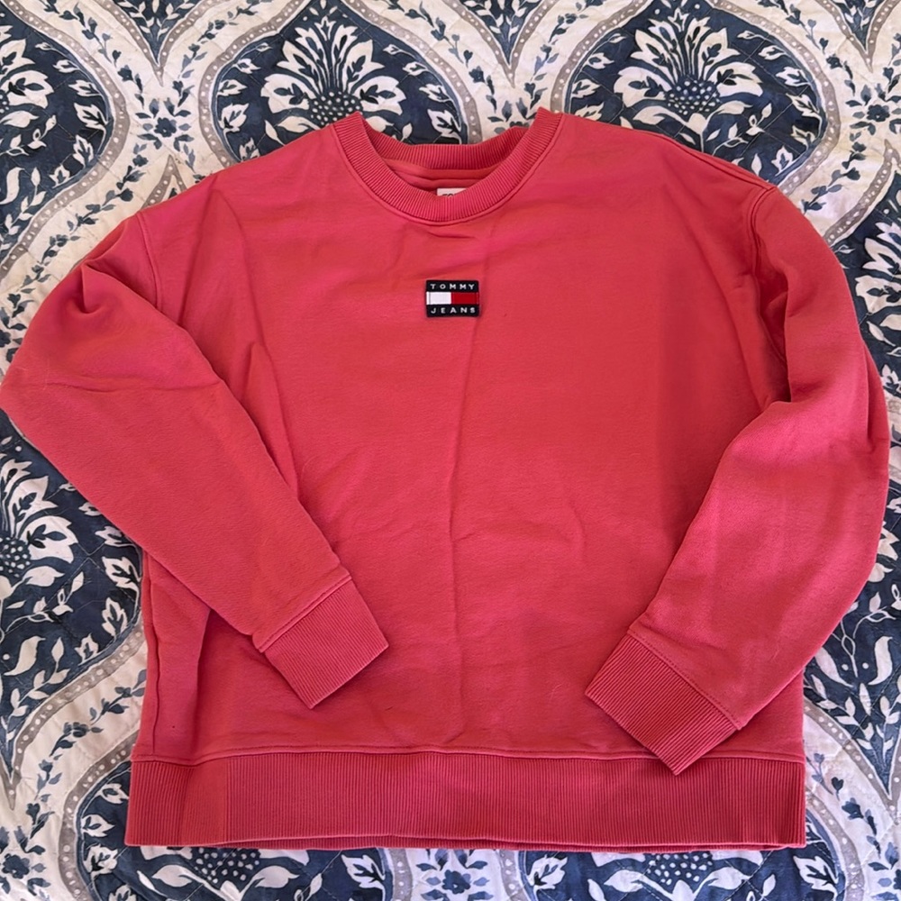 Coral Tommy Jeans sweater